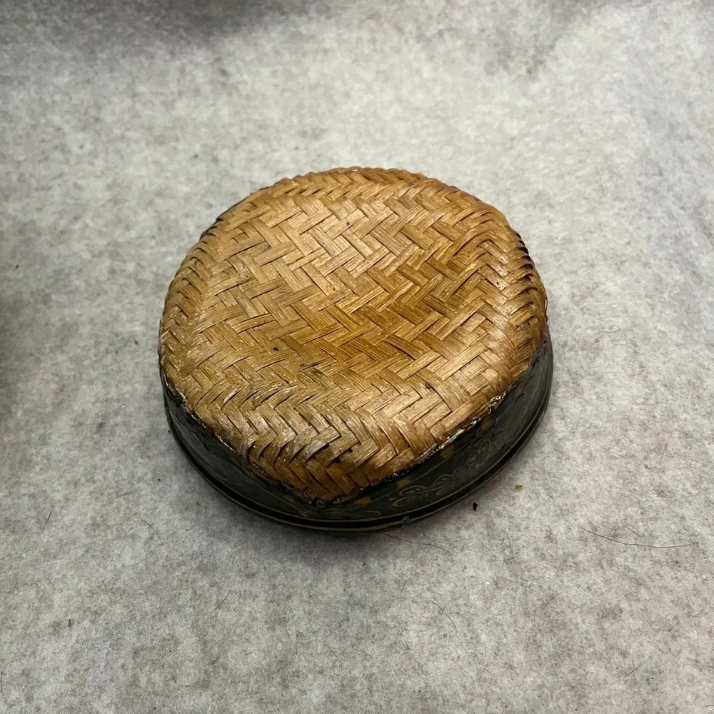 Vintage Hand Painted Black and Gold Lacquer Woven Straw Asian Nesting Boxes‎ Set